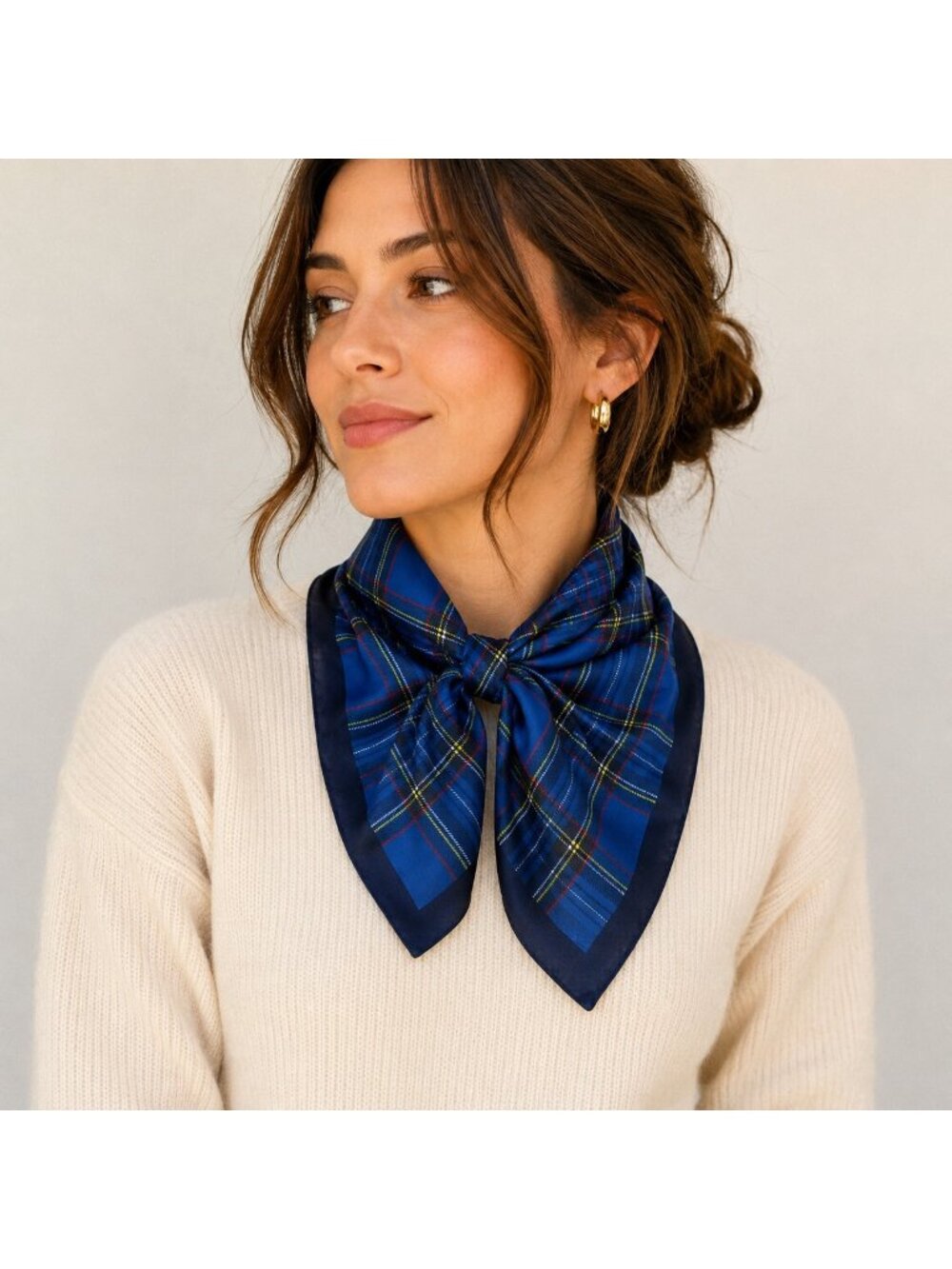 Vintage Blue Plaid Tartan Scarf Handkerchief Pocket Square 20 Inch - Picture 4 of 4